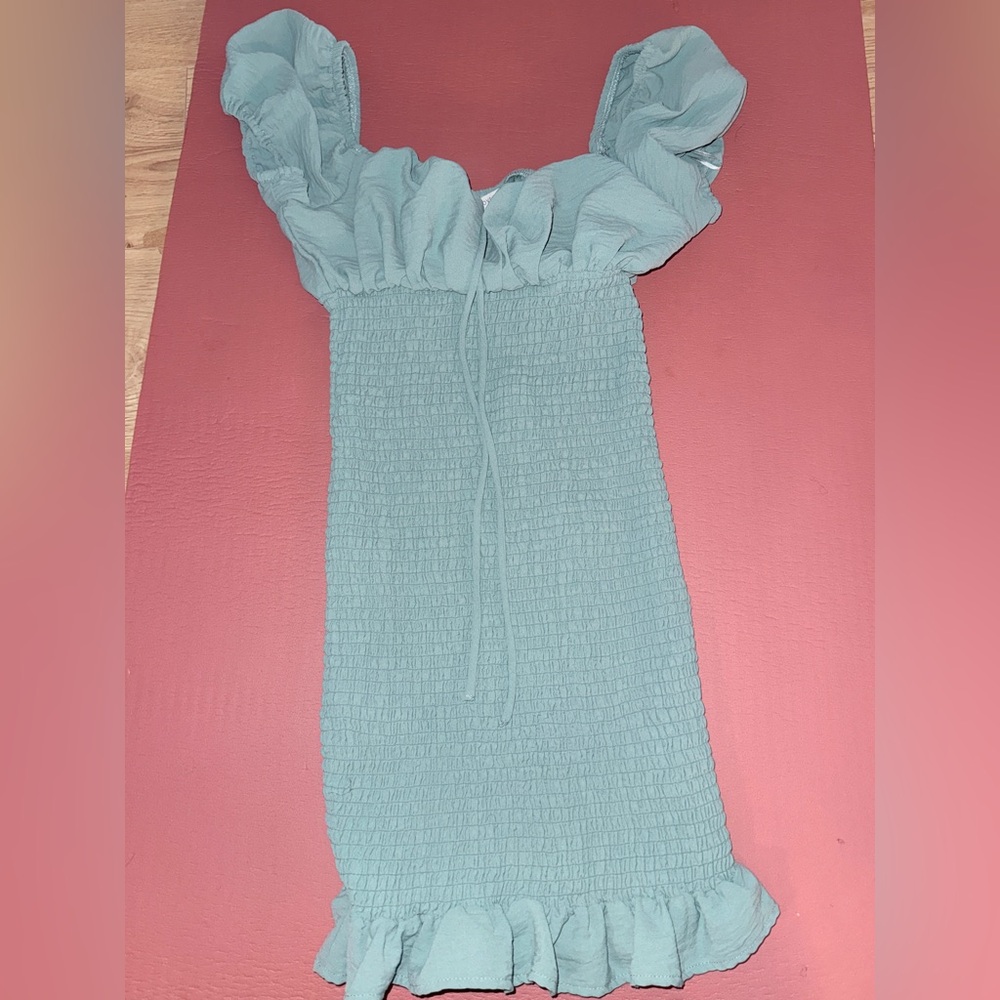 Love Tree Mint Green size medium Smocked bodycon mini dress with ruffle hem